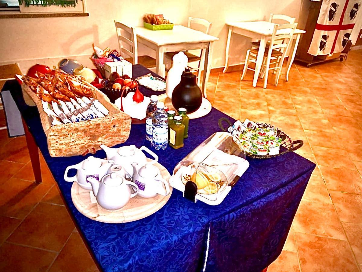Bed and Breakfast L'Oasi Di Chia Exterior foto