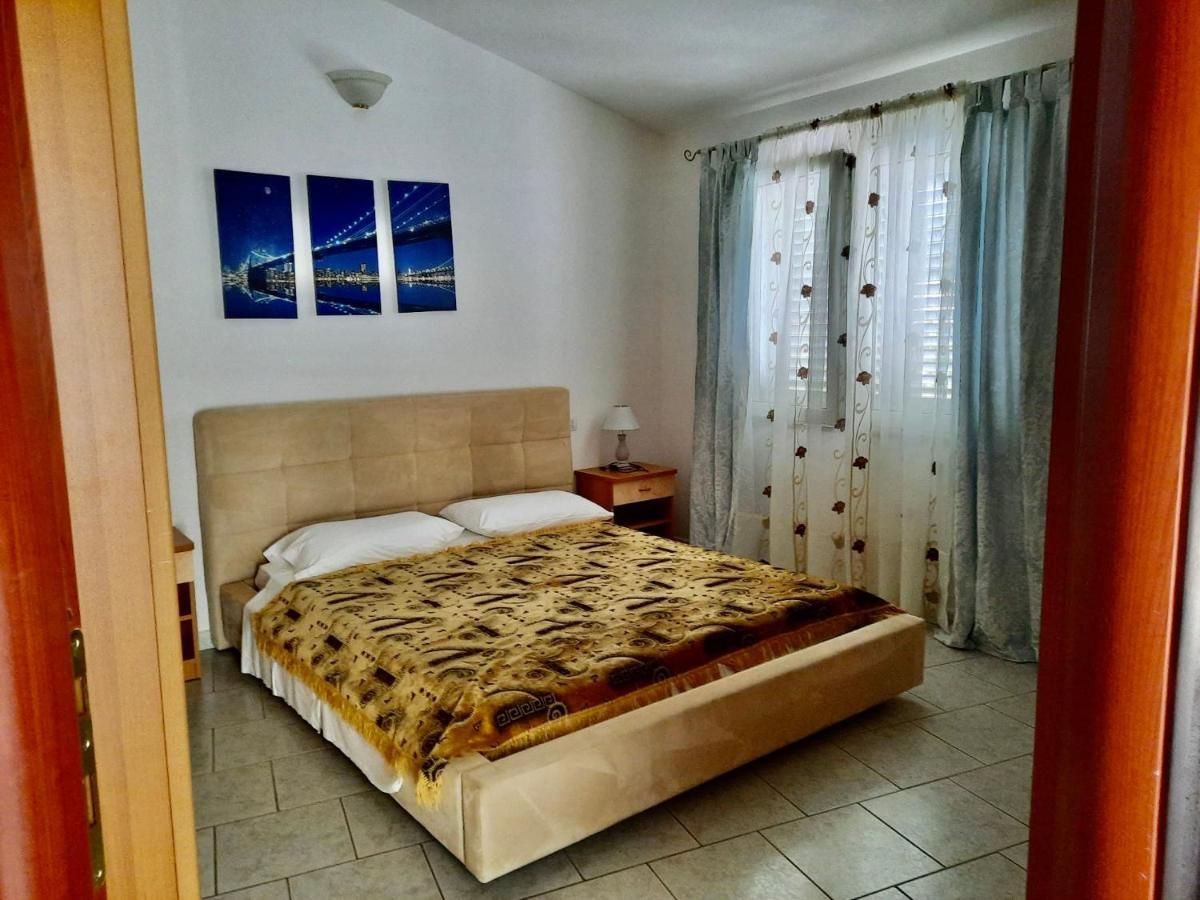 Bed and Breakfast L'Oasi Di Chia Exterior foto