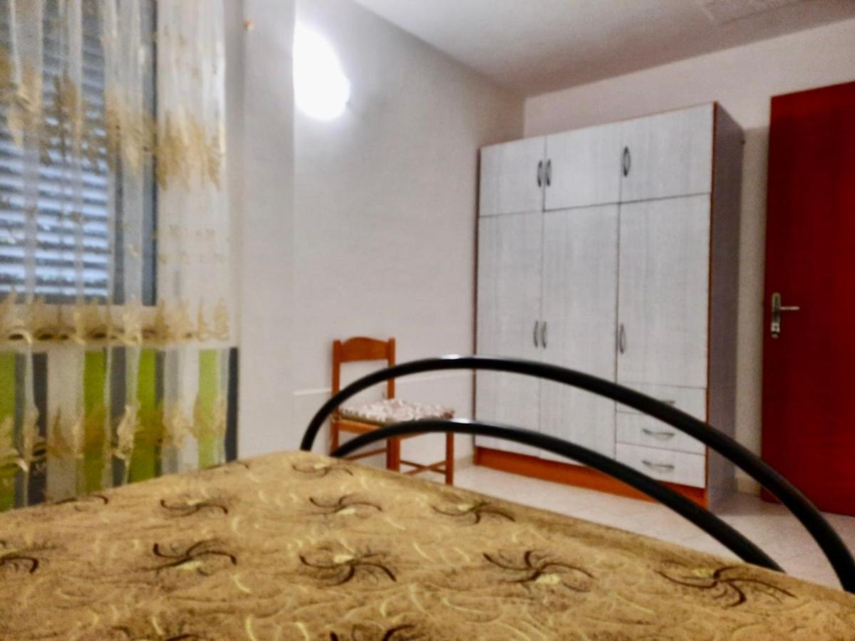 Bed and Breakfast L'Oasi Di Chia Exterior foto